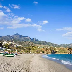 bajo-playazo-jimena-6.hotelsinnerja.org/