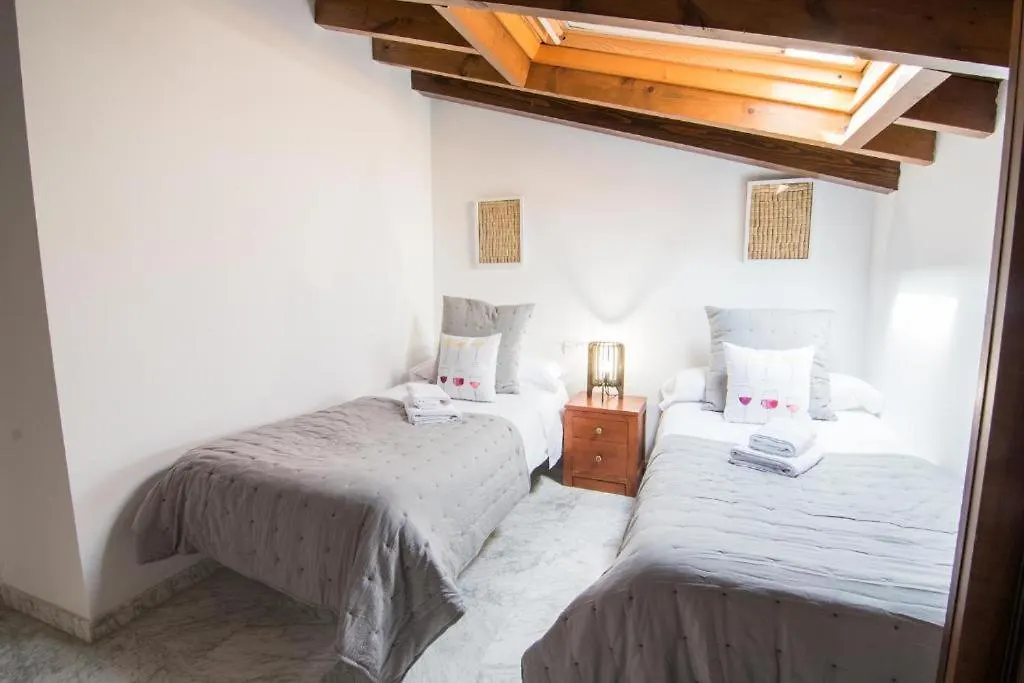 Tuguest Atico Gracia Apartment Granada
